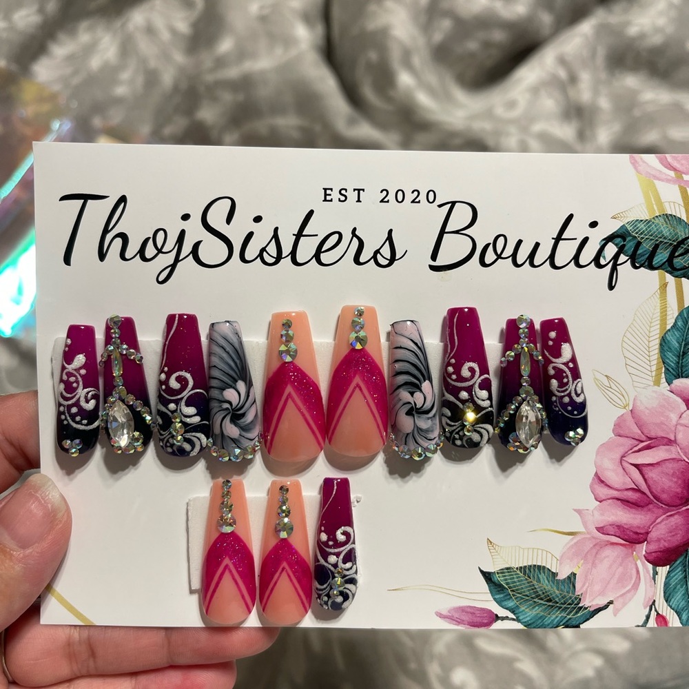 Press on nails